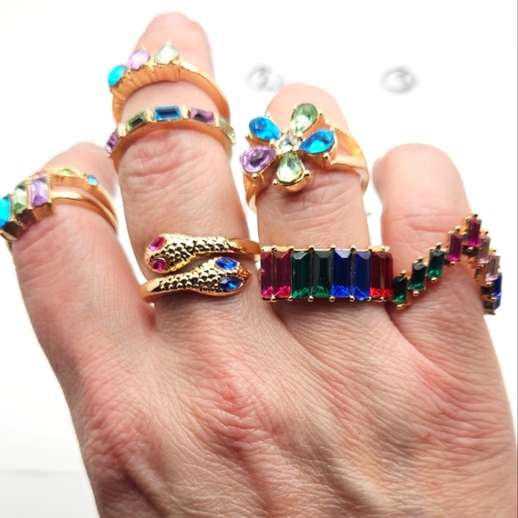 🆓️ FREE ADD ON Choice of One Gold Tone Crystal Ring - Picture 1 of 3